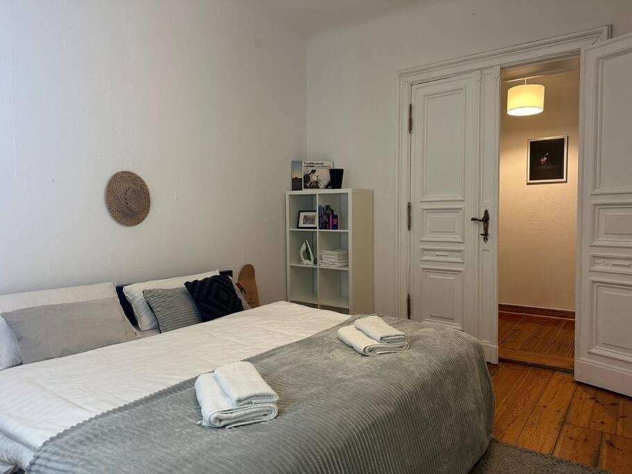 Grosses Apartment Am Kudamm Берлин Экстерьер фото