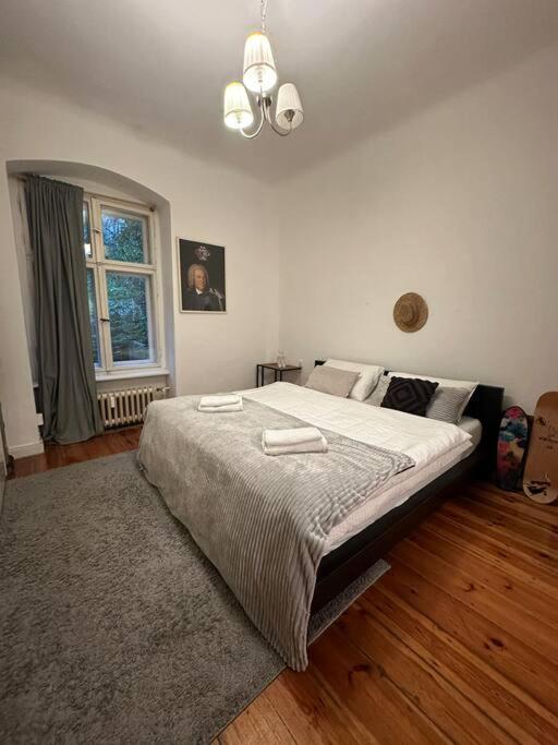 Grosses Apartment Am Kudamm Берлин Экстерьер фото