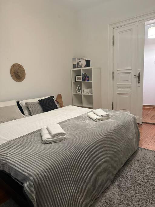 Grosses Apartment Am Kudamm Берлин Экстерьер фото